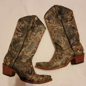 Circle G Embroidered Swirl Sniptoe Distressed boot